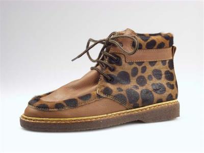 00039.jpg; 00039; hoge schoen met derbysluiting; derbybottine