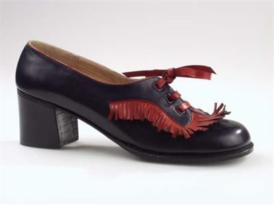 00072.jpg; 00072; 'Cecilia 2'. Inzending voor de International Shoe Design Competition (I.S.D.C.) van 1971. Ingezonden met 03787.; rijgmolière