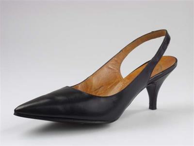 00108.jpg; 00108; instapper met hielband; slingback
