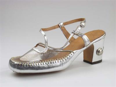 00172.jpg; 00172; 'Show 2'. Inzending voor de International Shoe Design Competition (I.S.D.C.) van 1969. Ingezonden met 00169.; slingback