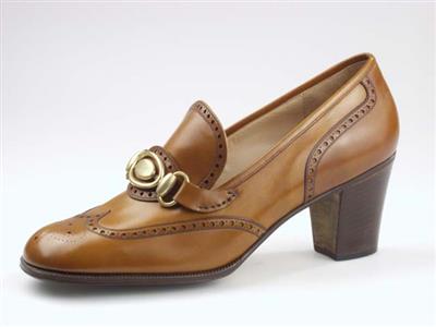 00195.jpg; 00195; 'Mariolina 1'. Inzending voor de International Shoe Design Competition (I.S.D.C.) van 1968. Ingezonden met 00160 en 04512; loafer