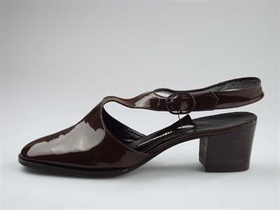 00201.jpg; 00201; 'Pe-Jule 1'. Inzending voor de International Shoe Design Competition (I.S.D.C.) van 1967. Ingezonden met 02961.; slingback