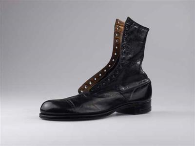 00302.jpg; 00302; Surgical shoe; rijgbottine