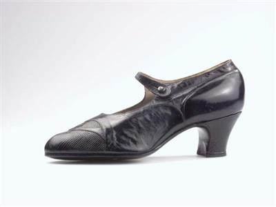 00564.jpg; 00564; bandschoen met knoopsluiting; bandschoen