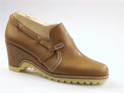 00921.jpg; 00921; 'PS-1'. Inzending voor de International Shoe Design Competition (I.S.D.C.) van 1978. Ingezonden samen met 05879 en 05880.; loafer