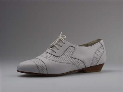 01010.jpg; 01010; veterschoen met rijgsnitsluiting; rijgmolière