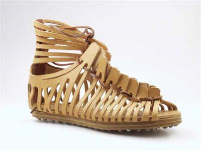 01201.1.jpg; 01201; Sandaal met vetersluiting, replica van een Romeinse caliga; caligae