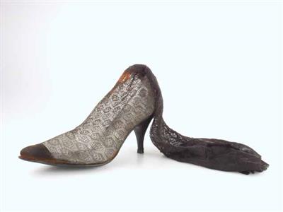 01540.jpg; 01540; pump met vaste nylon kous; kouslaars