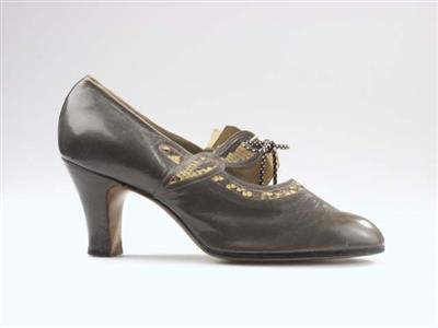 01583.jpg; 01583; bandschoen met rijgsluiting; bandschoen