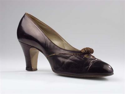 01973.jpg; 01973; instapper met opengewerkt voorblad; pump