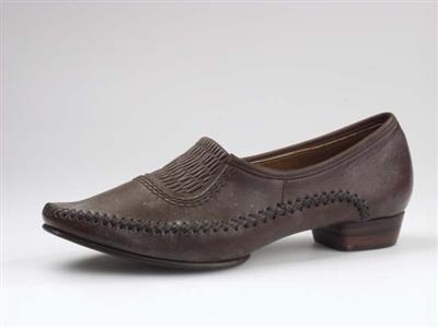 02052.jpg; 02052; 'Jawl 1'. Inzending voor de International Shoe Design Competition (I.S.D.C.) van 1967. Ingezonden met 02962 en 03778.; elastiekmolière