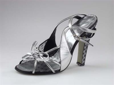 02093.jpg; 02093; 'Zoe Mee 2'. Inzending voor de International Shoe Design Competition (I.S.D.C.) van 1978.; sandalet