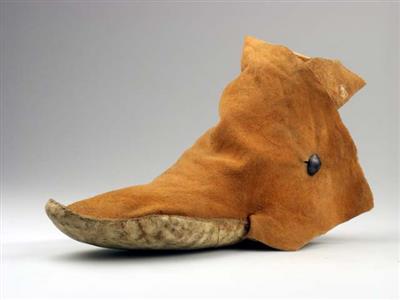 02236.jpg; 02236; kuitlaars met knoopsluiting; mocassin