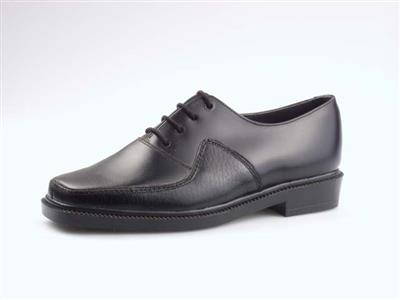 02493.jpg; 02493; 'Bimbo 2'. Inzending voor de International Shoe Design Competition (I.S.D.C.) van 1967; rijgmolière