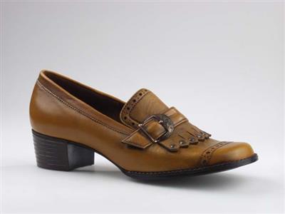 02566.jpg; 02566; 'Anja'. Inzending voor de International Shoe Design Competition (I.S.D.C.) van 1968.; loafer