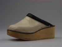 02897.1.jpg; 02897; Klompmuil met gevulde rand en houten sleehak; muil
