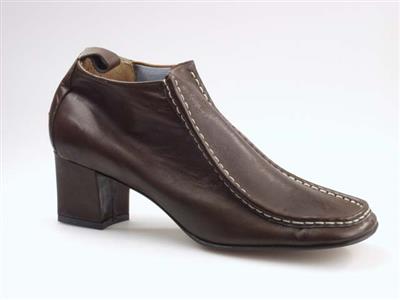 02898.jpg; 02898; hoge schoen met elastieksluiting; elastiekbottine