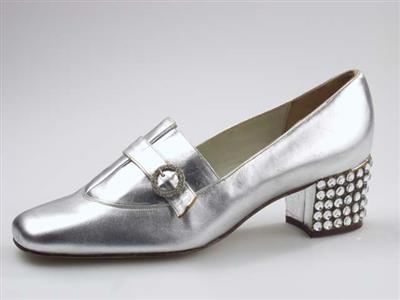 02958.jpg; 02958; 'Quint 2'. Inzending voor de International Shoe Design Competition (I.S.D.C.) van 1970.; pump