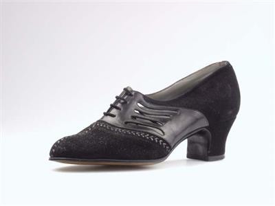 03057.jpg; 03057; veterschoen met rijgsluiting; rijgmolière