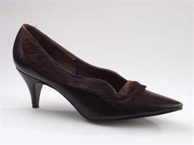 03152.jpg; 03152; 'Glenville'. Inzending voor de International Shoe Design Competition (I.S.D.C.) van 1967.; pump