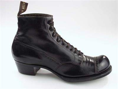 03442.jpg; 03442; hoge veterschoen met bulldog neus; derbybottine