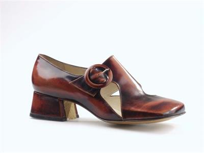 03906.jpg; 03906; 'Domani 1'. 1970. Ingezonden met 03968.; bandschoen