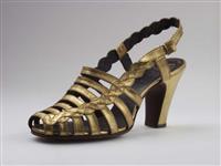 03958.1.jpg; 03958; Slingback gemaakt voor de grote schoenententoonstelling te Waalwijk van 1948; slingback