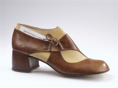 03973.jpg; 03973; 'Marco 1'. Inzending voor de International Shoe Design Competition (I.S.D.C.) van 1971. Ingezonden met 02561.; rijgmolière