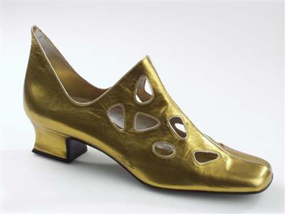 04517.jpg; 04517; 'Gulp 2'. Inzending voor de International Shoe Design Competition (I.S.D.C) van 1967. Ingezonden met 03975.; pump