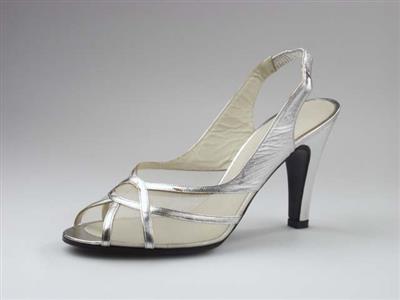 05150.jpg; 05150; 'Bob 1'. Inzending voor de International Shoe Design Competition (I.S.D.C.) van 1978. Ingezonden met 05151.; slingback