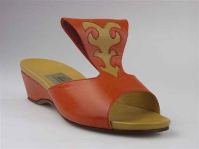 05182.jpg; 05182; 'Biarritz'. Inzending voor de International Shoe Design Competition (I.S.D.C.) van 1969. Ingezonden met 02132 en 00375.; muil