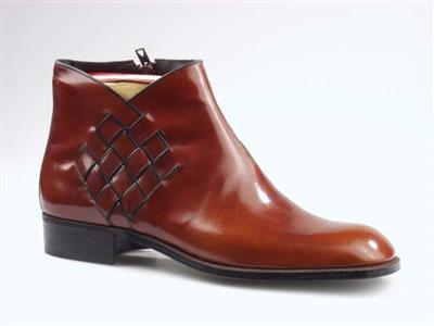 05669.jpg; 05669; 'The Future's Man nr. 1'. Inzending voor de International Shoe Design Competition (I.S.D.C.) van 1971. Ingezonden met 04553.; enkellaars