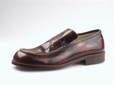 05717.jpg; 05717; 'Fortuny 2'. Inzending voor de International Shoe Design Competition (I.S.D.C.) van 1971. Ingezonden met 05951, 05823 en 06180.; loafer