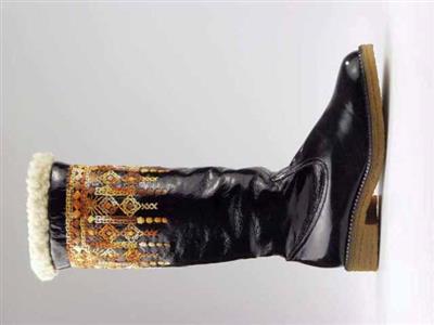 05817.jpg; 05817; Inzending voor de International Shoe Design Competition (I.S.D.C.) van 1971.; knielaars