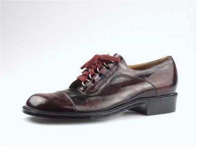 05950.jpg; 05950; 'Trend 1'. Inzending voor de International Shoe Design Competition (I.S.D.C.) van 1971. Ingezonden met 05953.; derbymolière