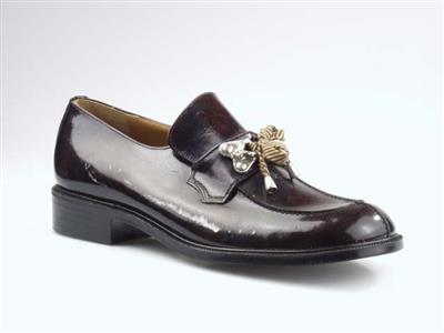 05953.jpg; 05953; 'Trend 2'. Inzending voor de International Shoe Design Competition (I.S.D.C.) van 1971. Ingezonden met 05950.; elastiekmolière