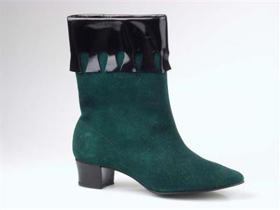 06039.jpg; 06039; Groene kuitlaars met omgeslagen en ingesneden zwarte kap; kuitlaars