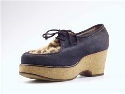 06049.jpg; 06049; veterschoen met derbysluiting en plateauzool; derbymolière