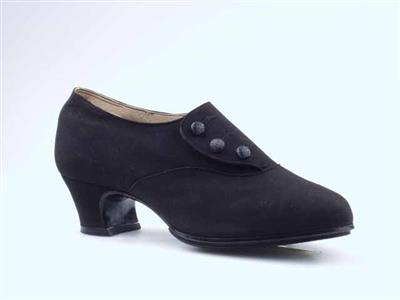 06137.jpg; 06137; lage schoen met knoopsluiting; knoopmoliere