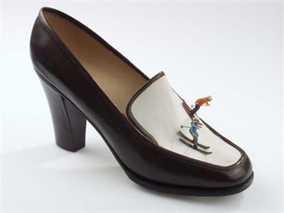 06550.jpg; 06550; 'Betty's 1'. Ingezonden voor de International Shoe Design Competition (I.S.D.C.) van 1967.; pump