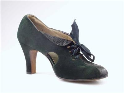 06724.jpg; 06724; molière met slangenleren omslagen en lintsluiting; rijgmolière