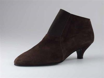 07004.jpg; 07004; hoge schoen met elastieksluiting; enkellaars