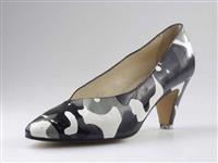 07199..jpg; 07199; Handbeschilderde instapper met Pollock-motief; pump