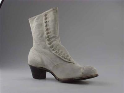 07284.jpg; 07284; kuitlaars met zij-knoopsluiting; knoopbottine