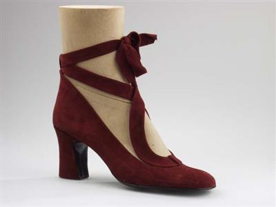 07430.jpg; 07430; ´Rinaldo 2´. Inzending voor de International Shoe Design Competition (I.S.D.C.) van 1971. Ingezonden samen 07259, 07427 en 03794.; tangoschoen