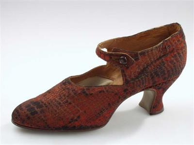 07967.jpg; 07967; schoen met wreefbandje en knoop; bandschoen