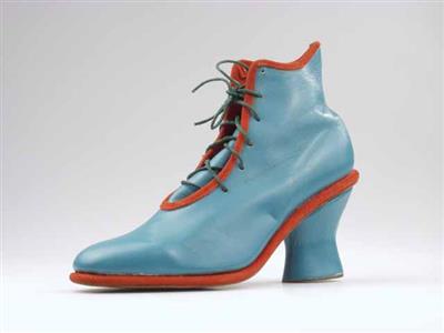 08087.jpg; 08087; hoge schoen met rijgsluiting; rijglaars