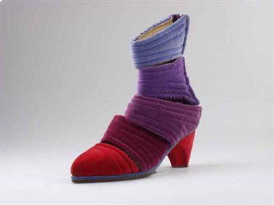 08228.jpg; 08228; Laars met rits op hiel uit de Velvet serie; kuitlaars