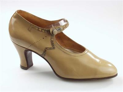 08648.jpg; 08648; schoen met wreefband en knoop; bandschoen