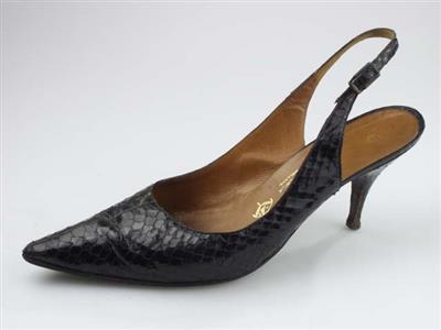 09129.jpg; 09129; schoen met hielbandje en gesp; slingback